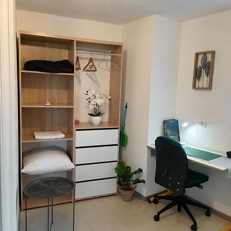 Meublee Independant 1 アパート *